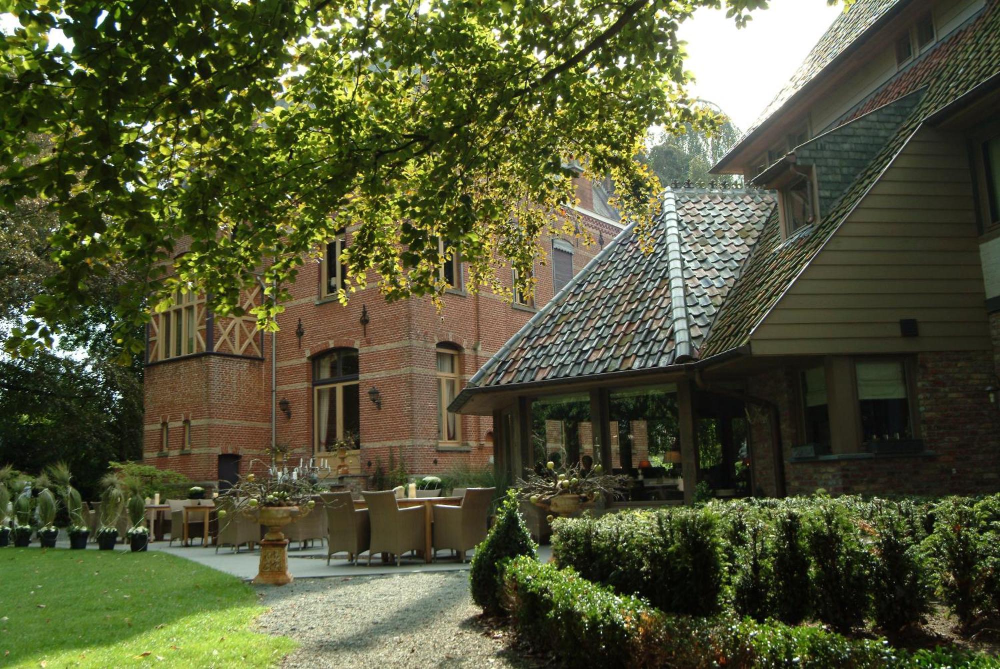 Charmehotel Manoir Ogygia 포페링에 외부 사진