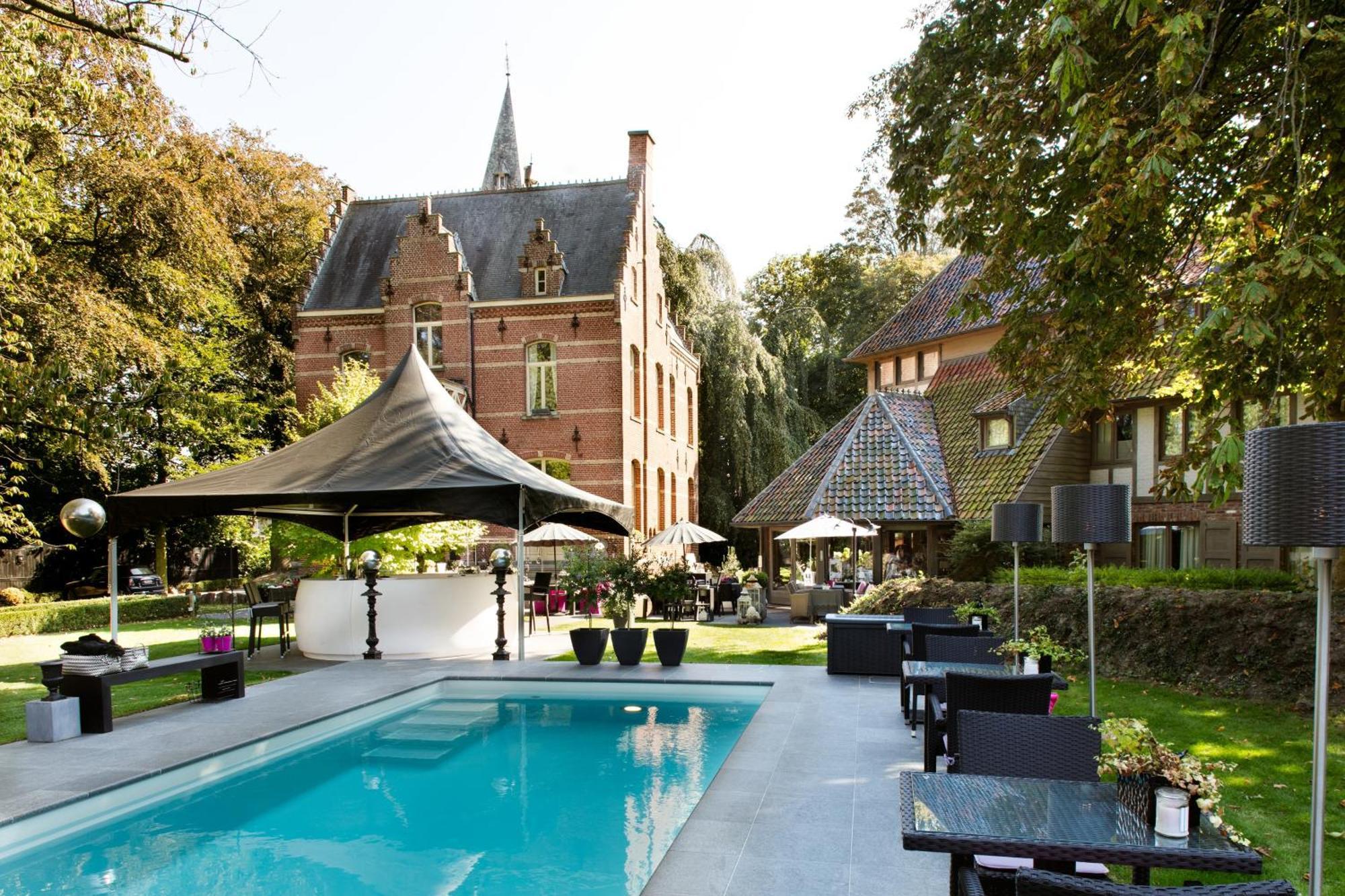 Charmehotel Manoir Ogygia 포페링에 외부 사진